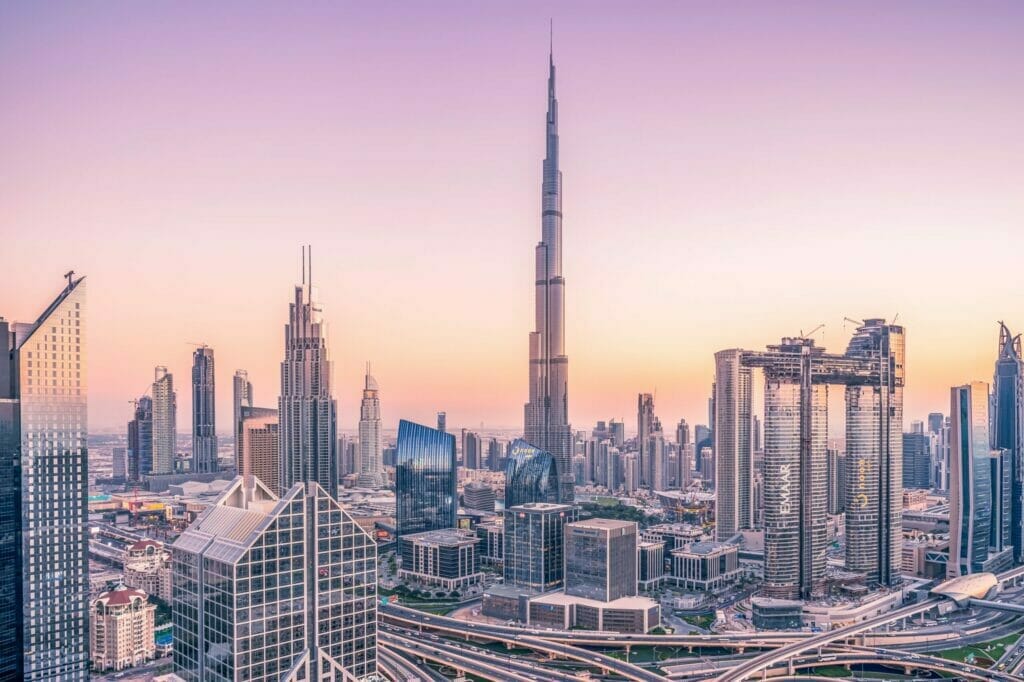 Viele wandern nach Dubai aus, um Steuern zu sparen. Auf diesem Bild sieht man Dubai von oben.